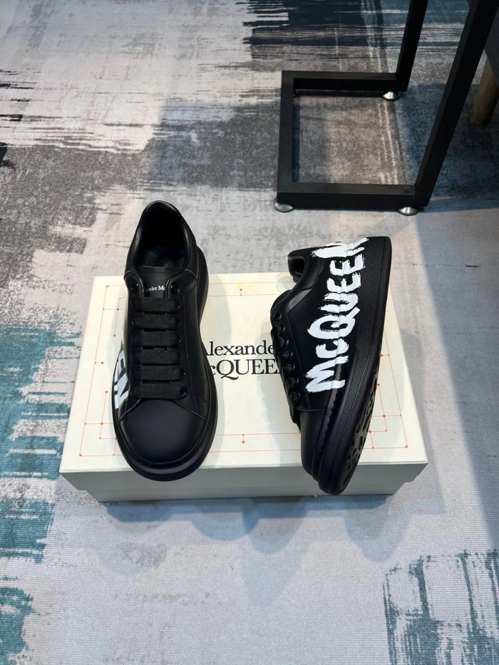 Alexander McQueen Graffiti Sneaker Size 35-45  2-Color