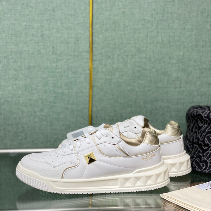 Valentino One Stud Low-Top Sneaker Size 36-45   10-Color