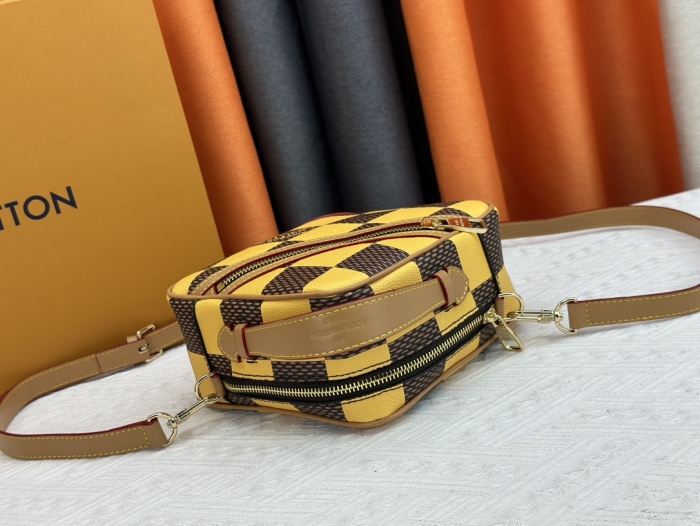 Louis Vuitton N40562 Shoulder Bags Size 20cm