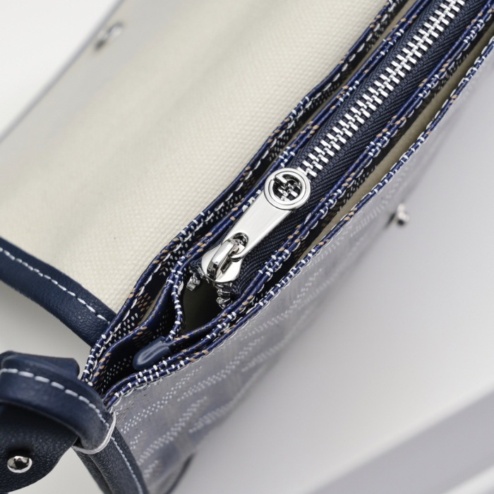 Goyard Shoulder Bags Size 20.5*14*2cm