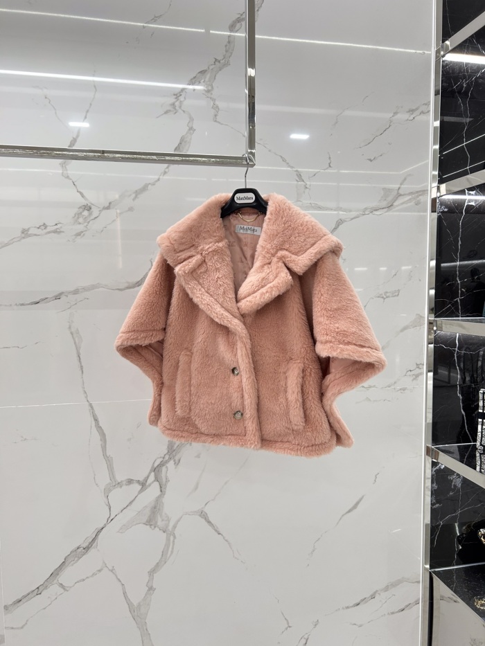 Max Mara Teddy Cape short style one size fits all