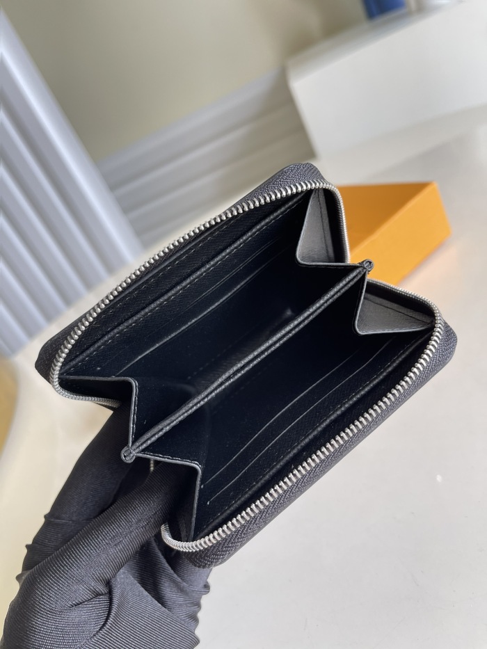 Louis Vuitton Wallet 11*8.5*2 cm