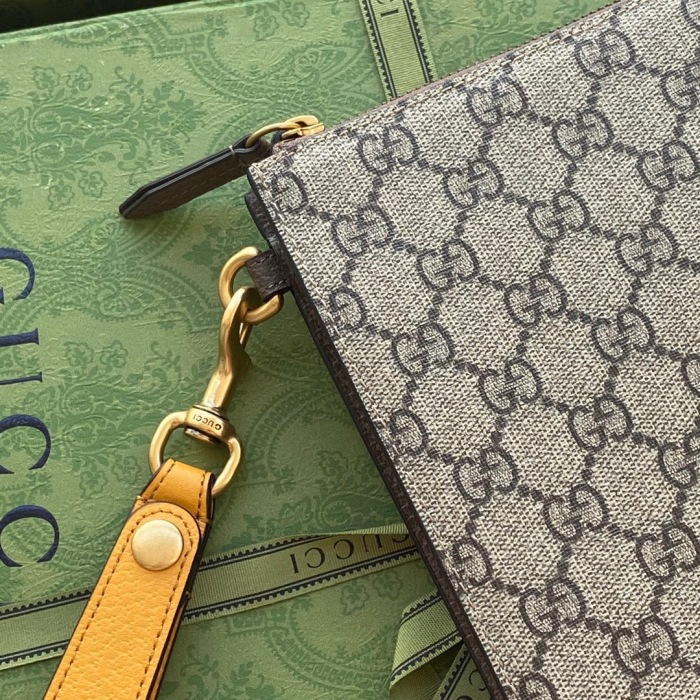 Gucci Neo Vintage GG Supreme pouch Size 30.5*21*1.5cm Style 473956