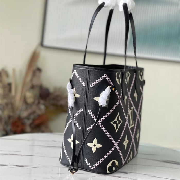 Louis Vuitton M46040 2022 Women Handbag 31*28*14cm