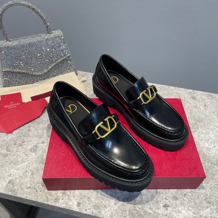 Valentino Volgo Signature Calfskin Loafer Size 36-41   2-Color