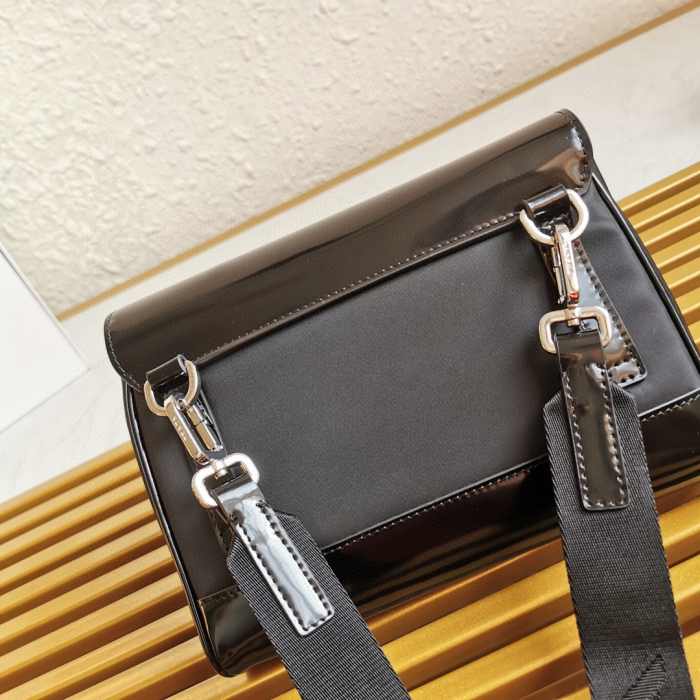 Prada 2VD044 Re-Nylon and Leather Shoulder Bags Size 20*15.5*4cm
