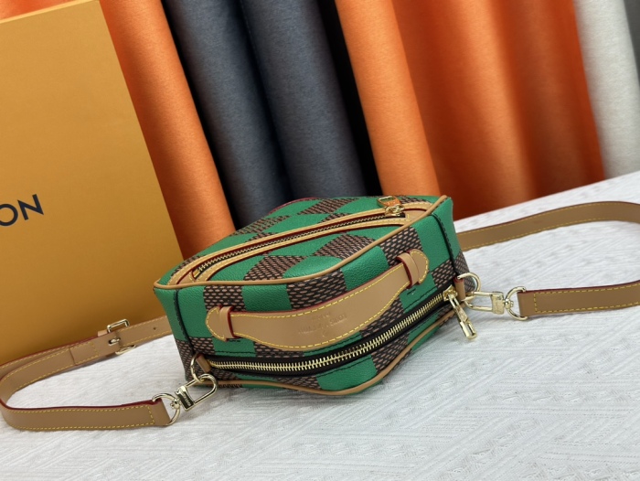 Louis Vuitton N40563 Shoulder Bags Size 20cm