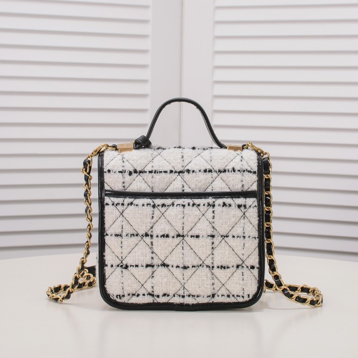Chanel Chain Shoulder Bags Size 18*17*7cm Black White