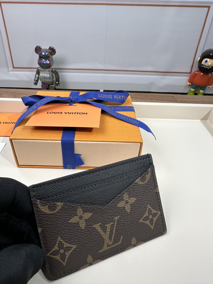 Louis Vuitton Card Holder Size 11*7cm M62666 M60166