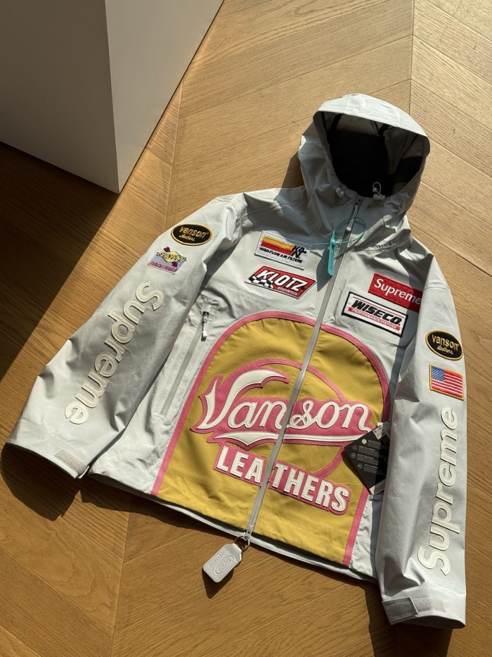 Supreme 25FW GORE-TEX Shell Jacket Size S-XL