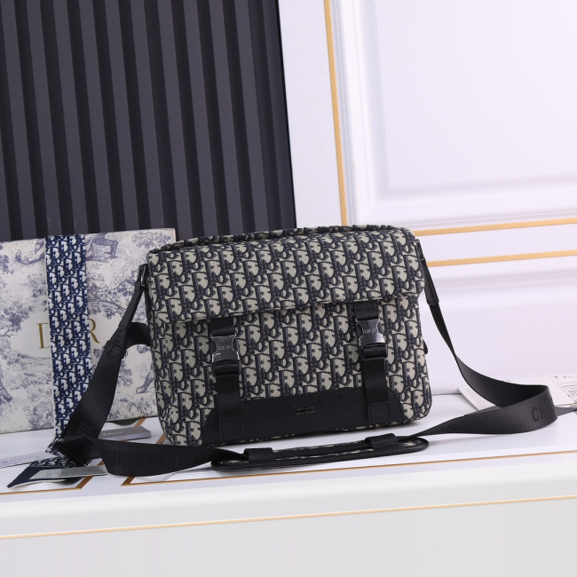 Dior Explorer Messenger Bags for Men Size 31*21*8cm