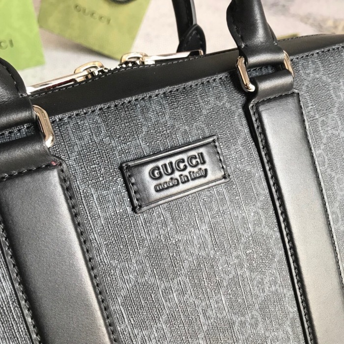 Gucci  Aus GG Supreme Shoulder bags Size 36*28*7cm