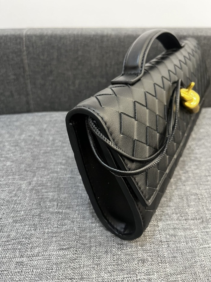 Bottega Veneta Andiamo Clutch 30*13*4cm