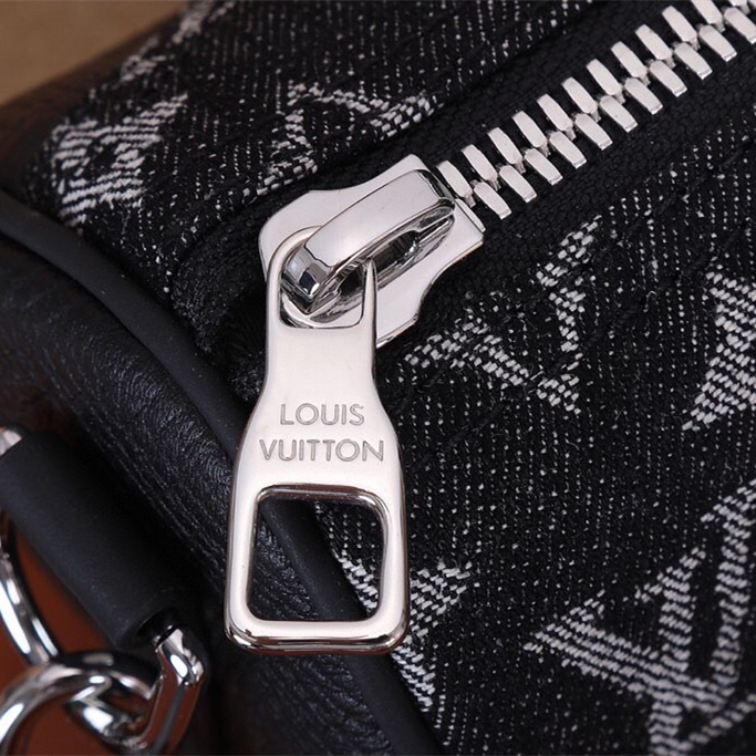 Louis Vuitton Mens Shoulder Bags 21*12*9cm