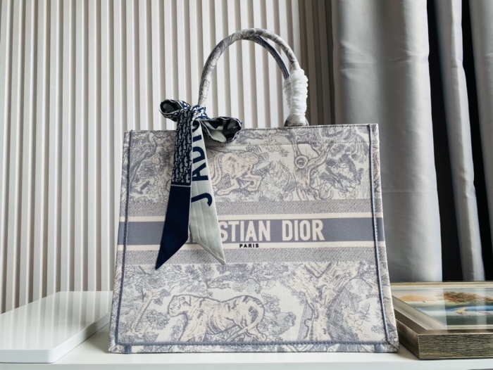Dior Tote Women Handbags Bags 2-Size