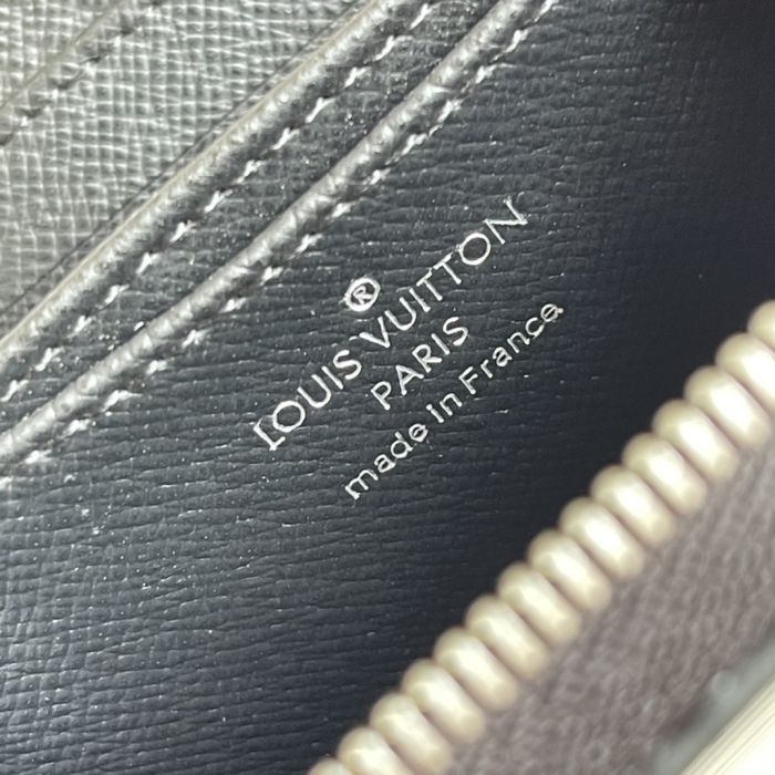 Louis Vuitton Wallet 11*8.5*2 cm