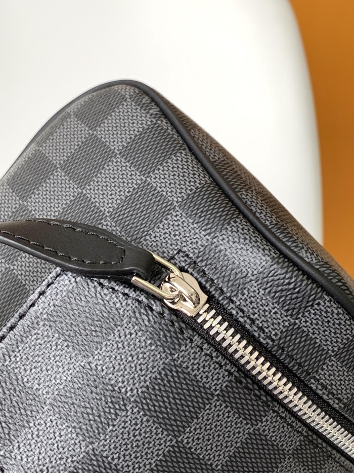 Louis Vuitton Clutch Bags Size 28*15*16.5cm