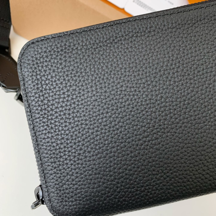 Louis Vuitton M59161 Alpha Wearable Wallet Men Bags Size 18.5*11*6.5cm