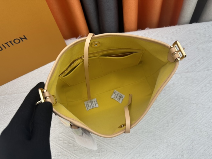 Louis Vuitton Monogram CarryAll Shoulder Bags Size 29*24*12cm