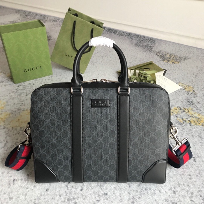 Gucci  Aus GG Supreme Shoulder bags Size 36*28*7cm