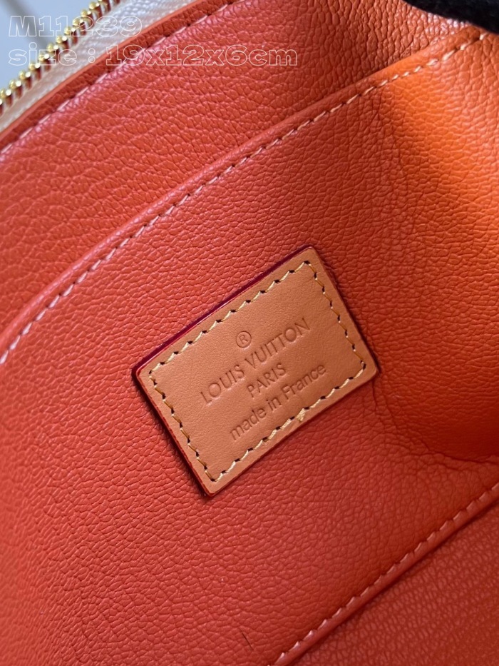 Louis Vuitton M11239 Pochette Cosmétique PM Size 19*12*6cm