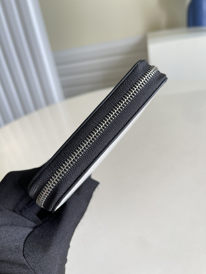 Louis Vuitton Wallet 11*8.5*2 cm