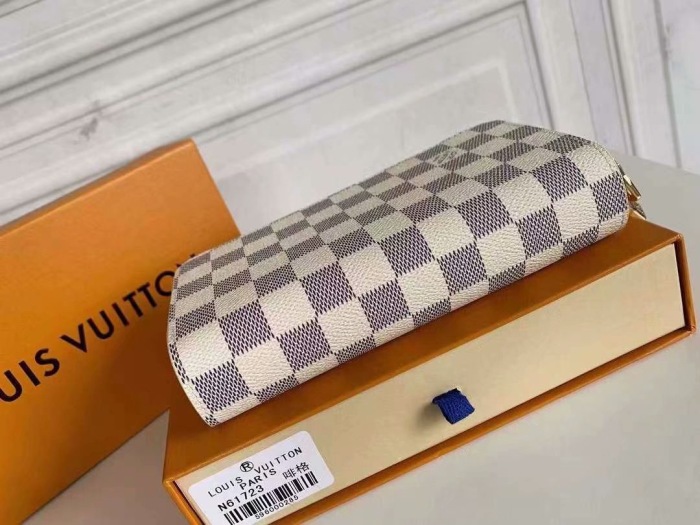 Louis Vuitton Men Wallet M61723 19*10*4cm