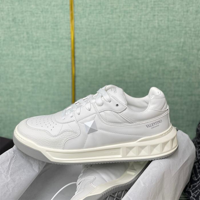 Valentino One Stud Low-Top Sneaker Size 36-45   10-Color
