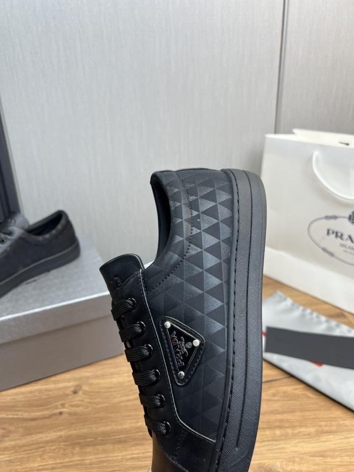 Prada New Sneaker Size 36-46  3-Color