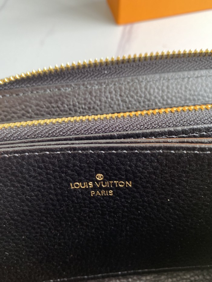 Louis Vuitton Wallet 19*10 cm