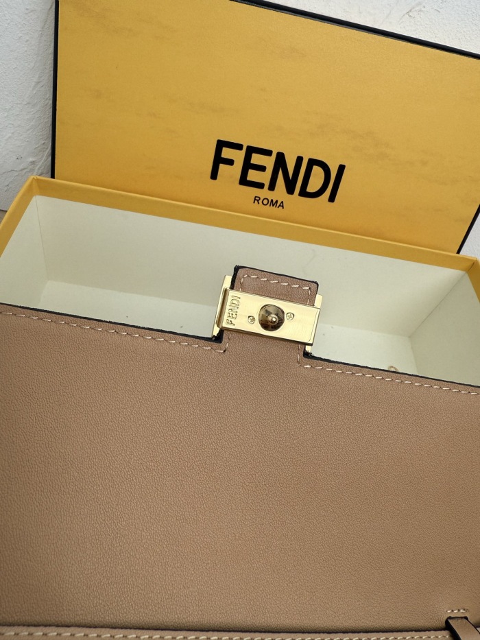 Fendi Shoulder Bags Size 21*11*5cm