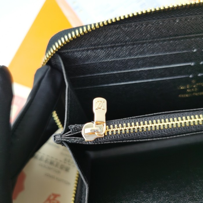Louis Vuitton Wallet 19*10*2 cm