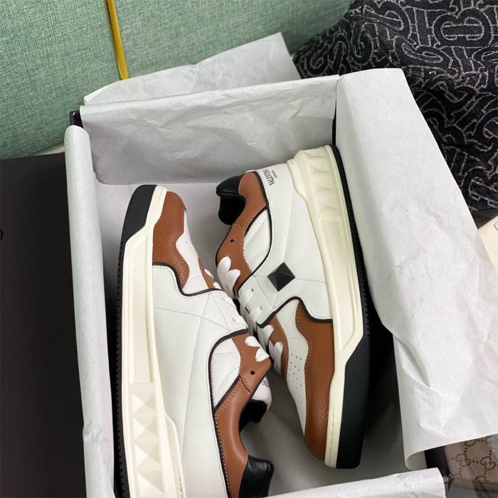 Valentino One Stud Low-Top Sneaker Size 36-45   10-Color