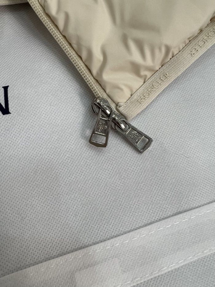 Moncler Contrin Winter Vest Size 1-5