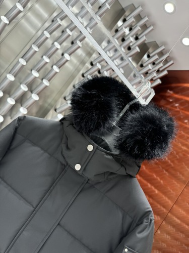 Moose Knuckles 11 Women Winter Jacket Size S-XL