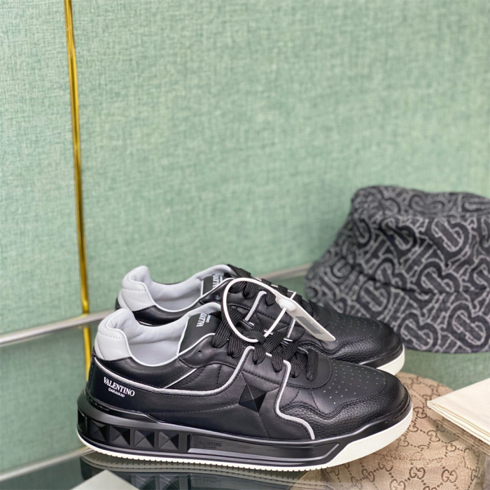 Valentino One Stud Low-Top Sneaker Size 36-45   10-Color