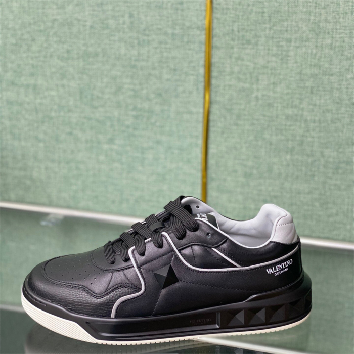 Valentino One Stud Low-Top Sneaker Size 36-45   10-Color