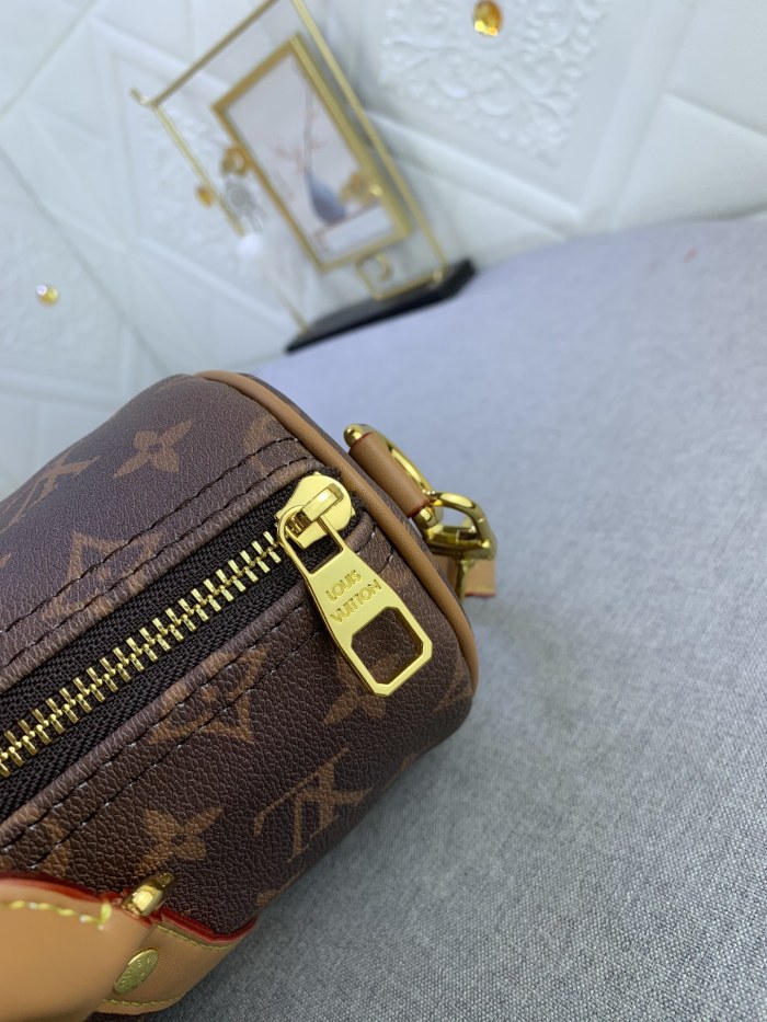 Louis Vuitton Monogram Eclipse Reverse Keepall 25 Travel Bags Size 25*15*11cm