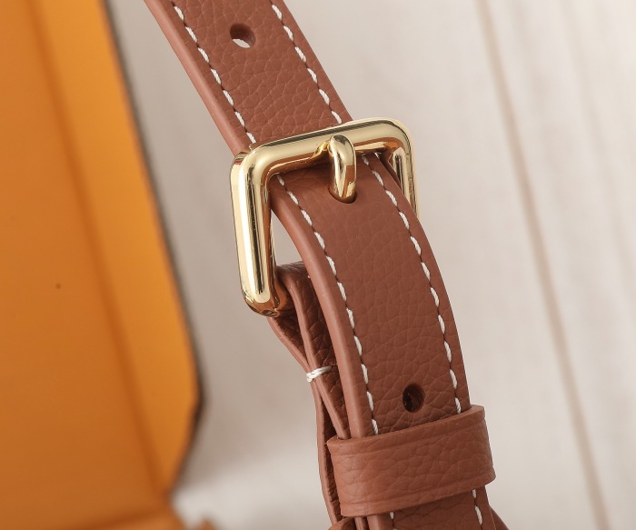 Louis Vuitton M24885 Low Key Shoulder Bag Size 26*18*7cm