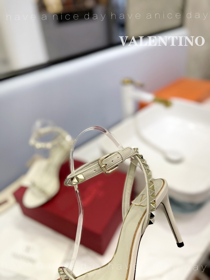 Valentino Rockstud Goatskin Pumps Size 35-41 4-Color
