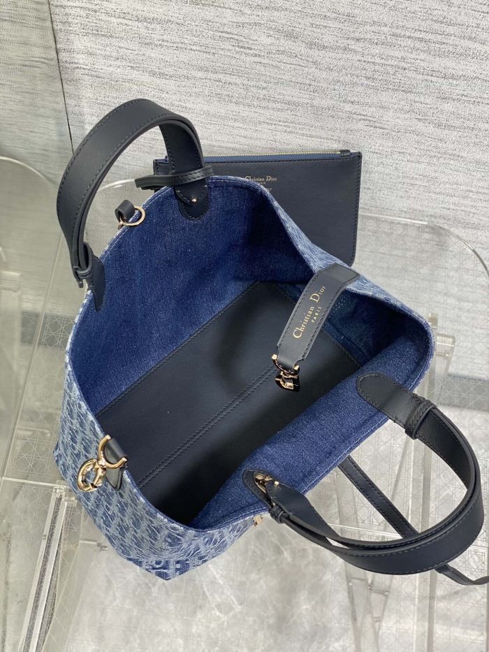 Dior Toujours Handbags Size 28.5*19*21
