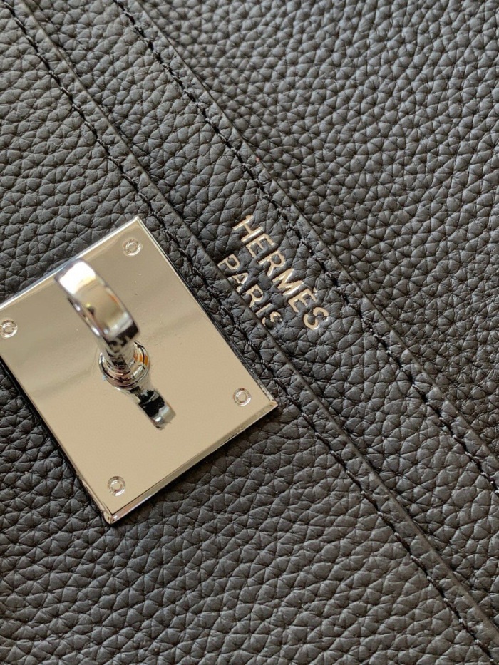 Hermes Clutch Size 25.5*20*4cm