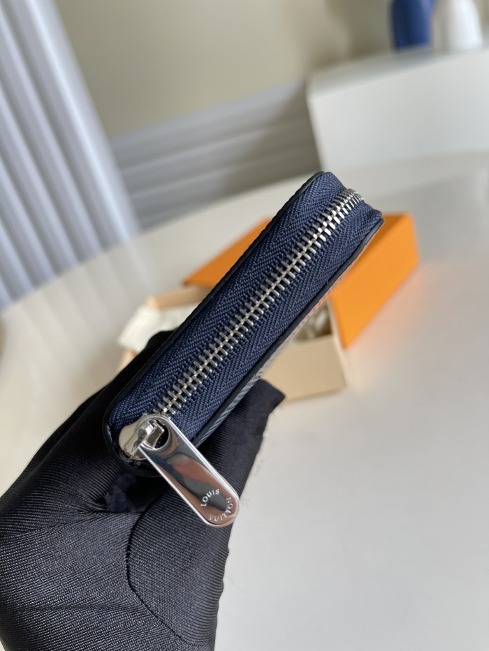 Louis Vuitton Wallet 11*8.5*2 cm