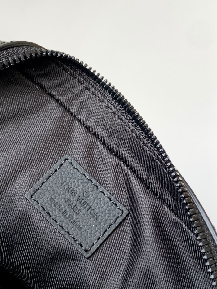 Louis Vuitton M46602 Men Shoulder Bags Size 25*18.5*7cm