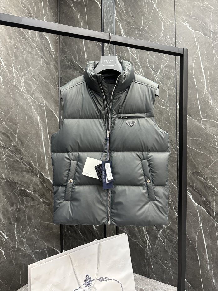 Prada Men Winter Vest Size 48-56