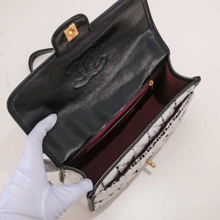 Chanel Chain Shoulder Bags Size 25*18*7cm Black White