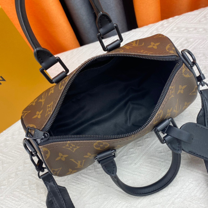 Louis Vuitton Keepall Bandoulière 25 Bags for Men