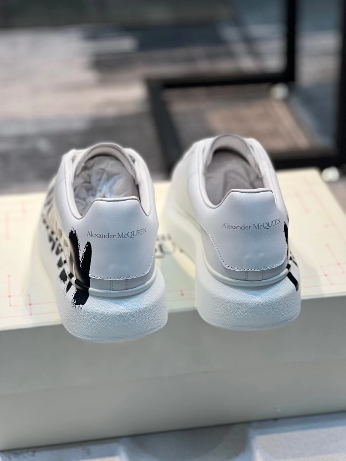 Alexander McQueen Graffiti Sneaker Size 35-45  2-Color