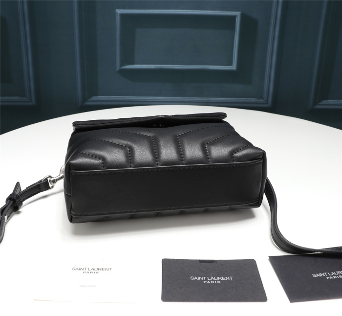 YSL Women Shoulder Bags Size 20cm