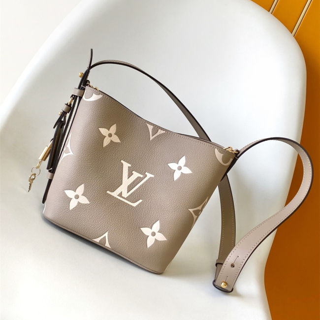 Louis Vuitton M13045 Women Shoulder Bags Size 16*18*12cm